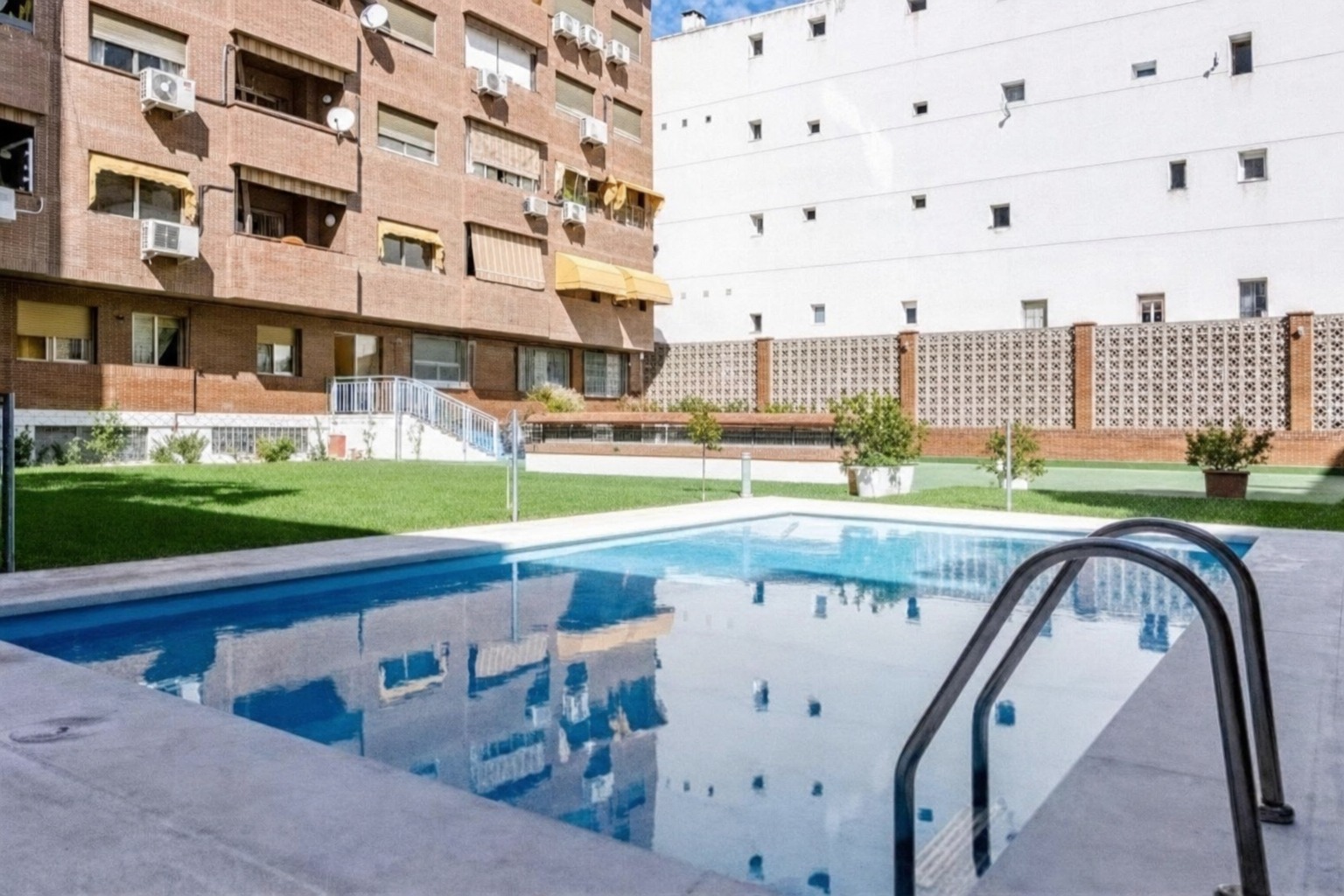 Elegant Goya Apartment with Pool